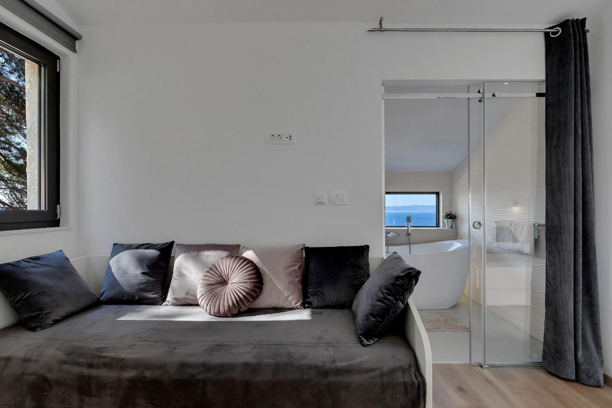 Villa Eaglestone - Isolated Location That Offers Peace And Tranquility Makarska Dış mekan fotoğraf
